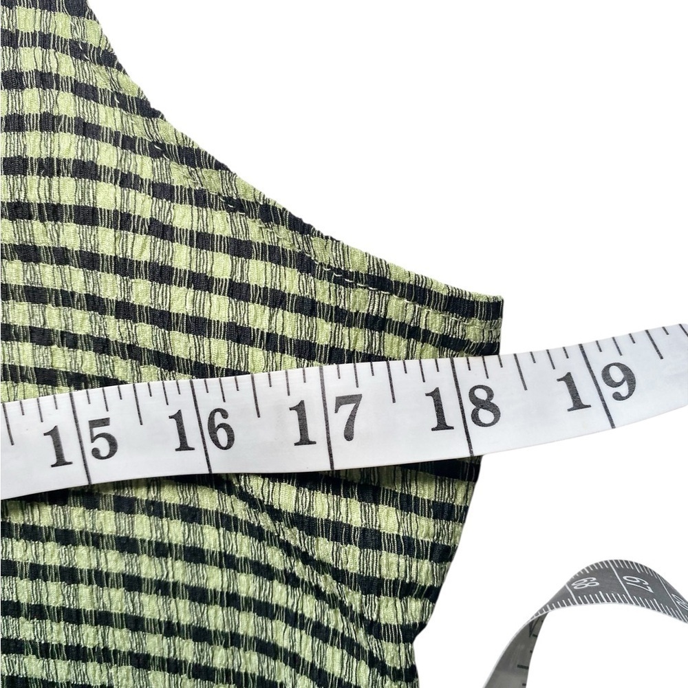 Dazy Green and Black Gingham Sleeveless Button Down Women's Top - Picture 9 of 12